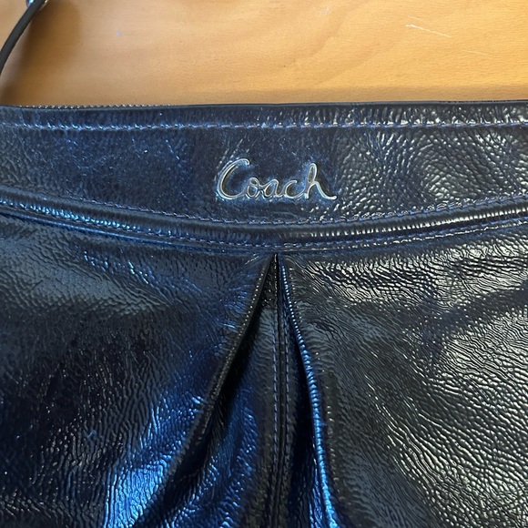 Vintage Leather Coach crossbody/shoulder bag - Picture 2 of 16